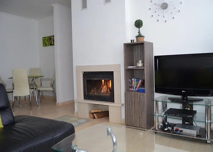 Grand Monastery Private 아파트 팜포로보