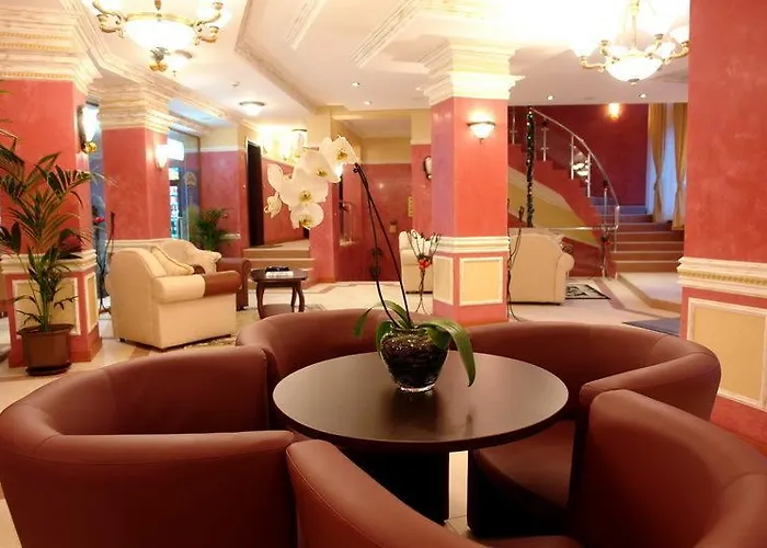 Grand Monastery Private 아파트 팜포로보