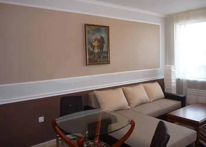 Grand Monastery Private 아파트 팜포로보