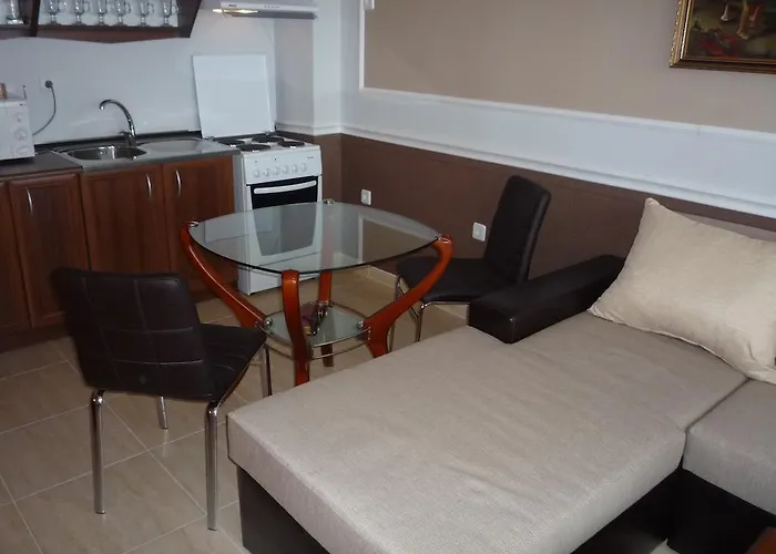 Grand Monastery Private 아파트 팜포로보